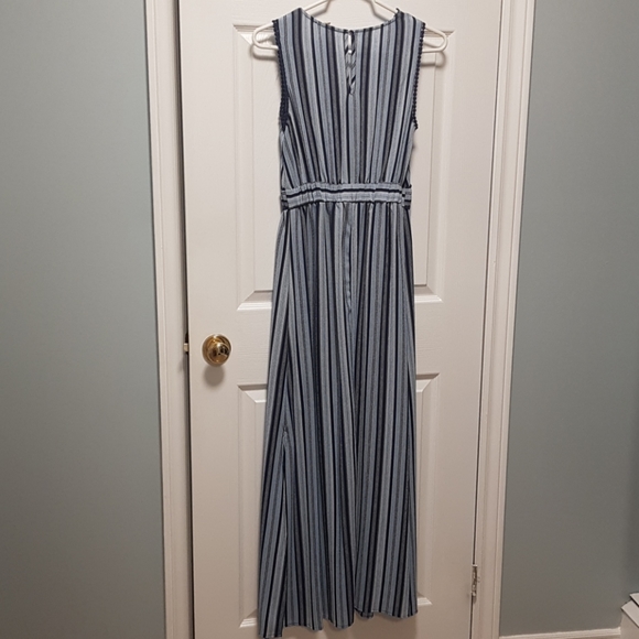 Dress - Picture 2 of 5